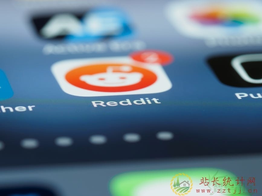网传Reddit正与AI巨头商讨数据付费事宜：若谈判破裂将屏蔽搜索引擎爬虫！